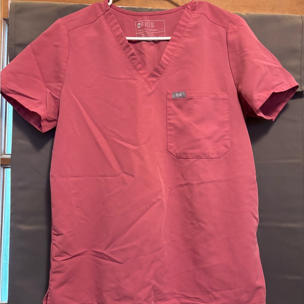 Figs Quartz Pink Women’s Catarina Scrub Top SMALL